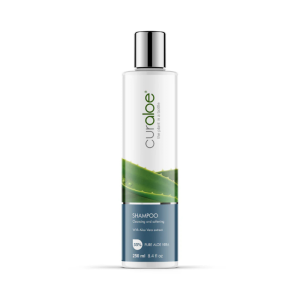 Champú de Aloe Vera Curaloe que limpia y revitaliza el cabello con ingredientes naturales
